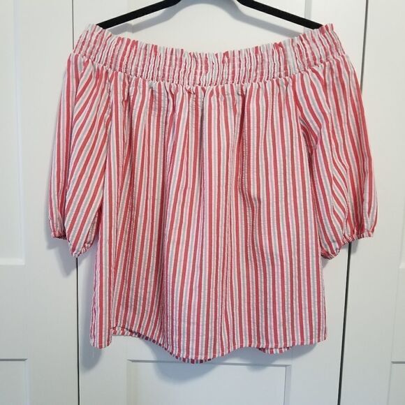 Nwot off the shoulder stripe top - Picture 3 of 3